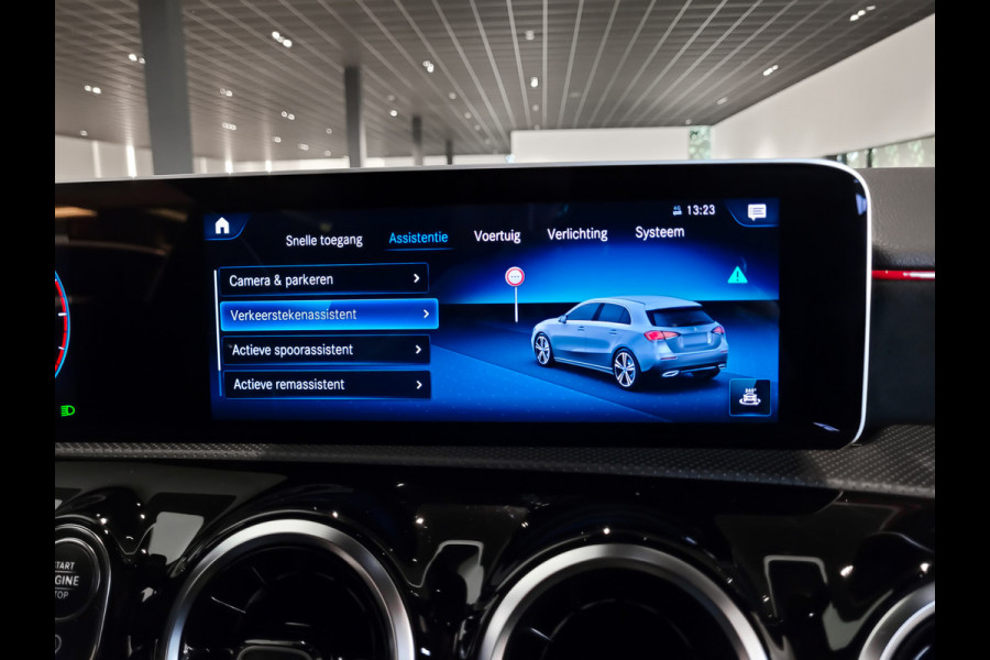 Mercedes-Benz A-Klasse 180 d AMG Night|Panorama|Widescreen|LED|MBUX Aut7