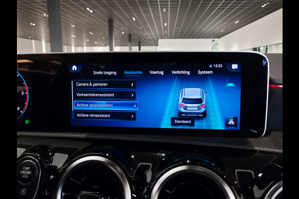 Mercedes-Benz A-Klasse 180 d AMG Night|Panorama|Widescreen|LED|MBUX Aut7