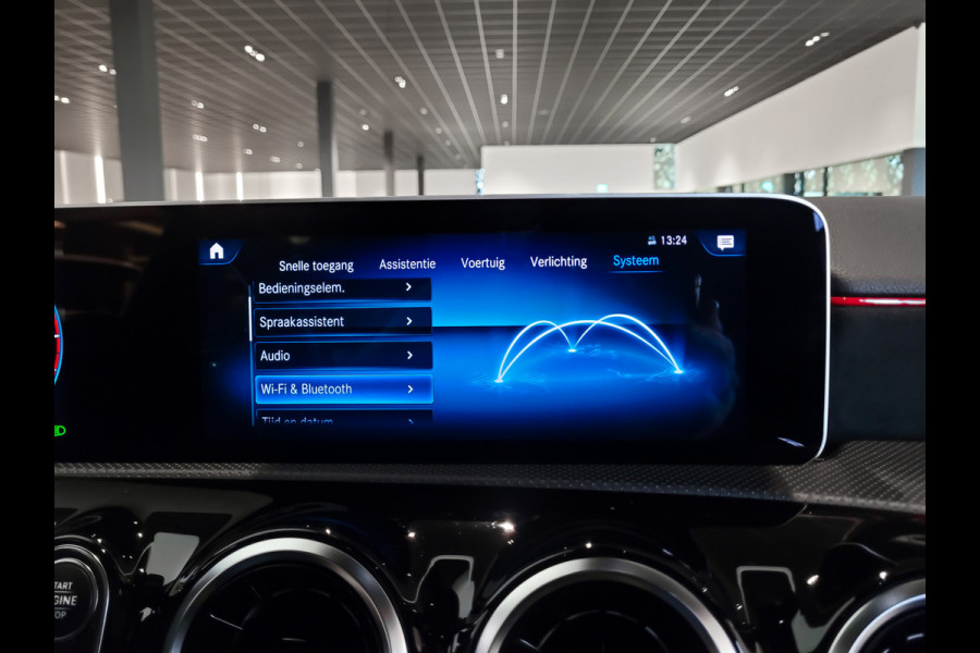 Mercedes-Benz A-Klasse 180 d AMG Night|Panorama|Widescreen|LED|MBUX Aut7