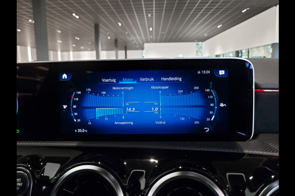 Mercedes-Benz A-Klasse 180 d AMG Night|Panorama|Widescreen|LED|MBUX Aut7