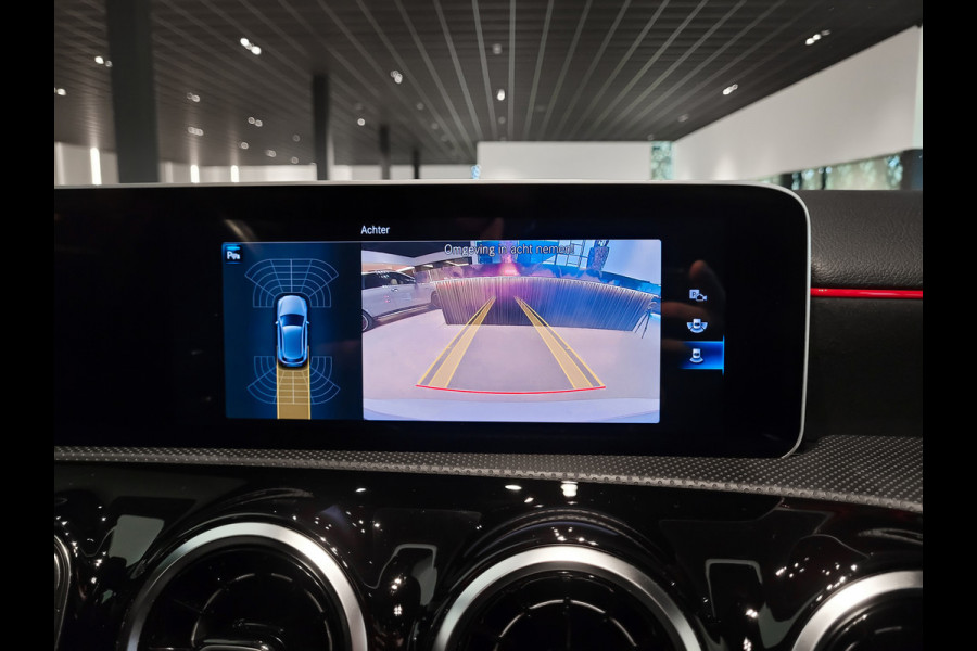 Mercedes-Benz A-Klasse 180 d AMG Night|Panorama|Widescreen|LED|MBUX Aut7