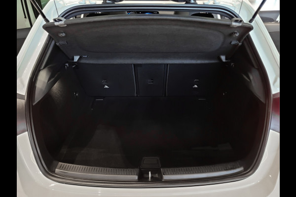 Mercedes-Benz A-Klasse 180 d AMG Night|Panorama|Widescreen|LED|MBUX Aut7