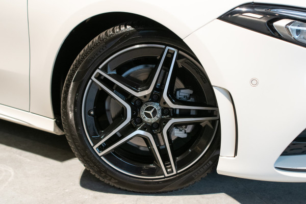 Mercedes-Benz A-Klasse 180 d AMG Night|Panorama|Widescreen|LED|MBUX Aut7