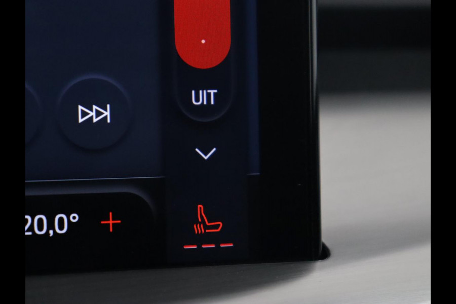 Ford Focus 1.0 EcoBoost Hybrid Titanium X | Automaat | Trekhaak | Stoelverwarming | Adaptive cruise | Camera | Carplay | Stuurverwarming | Navigatie | Full LED | Keyless