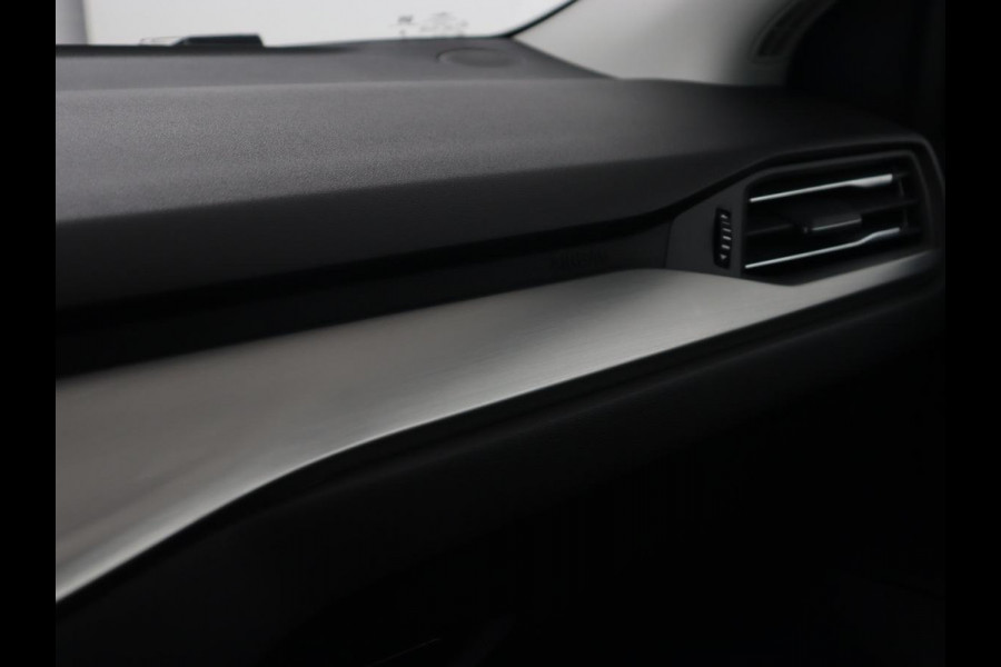 Ford Focus 1.0 EcoBoost Hybrid Titanium X | Automaat | Trekhaak | Stoelverwarming | Adaptive cruise | Camera | Carplay | Stuurverwarming | Navigatie | Full LED | Keyless