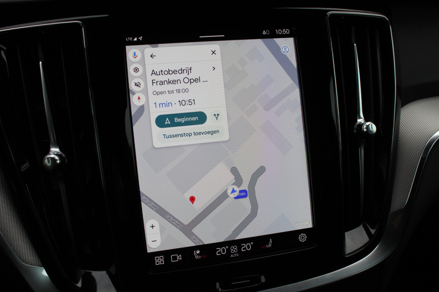 Volvo V60 2.0 T6 Plug-in hybrid AWD Plus Dark | Pilot Assist | 19" | Trekhaak | 360 Camera | H&K