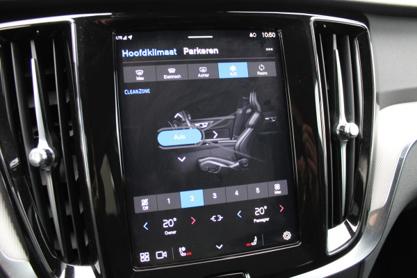 Volvo V60 2.0 T6 Plug-in hybrid AWD Plus Dark | Pilot Assist | 19" | Trekhaak | 360 Camera | H&K