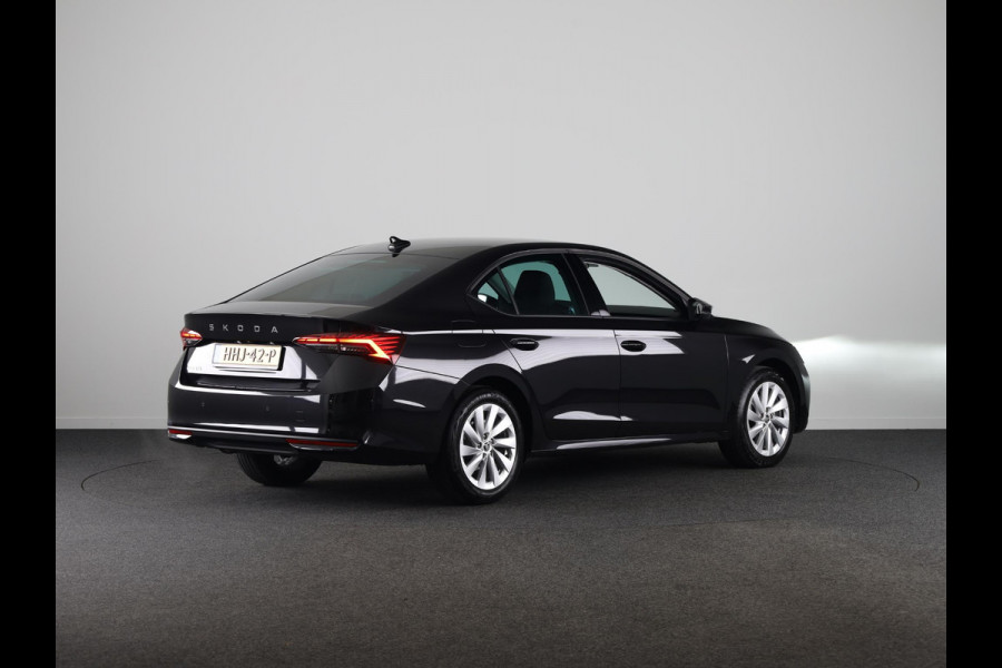 Škoda Octavia Business Edition 1.5 TSI M-HEV 115pk DSG | Private lease vanaf 731,-- | Parkeercamera | 17 inch Lichtmetalen velgen |  Verwarmbare voorstoelen | 13 inch display | Adaptieve Cruise Control