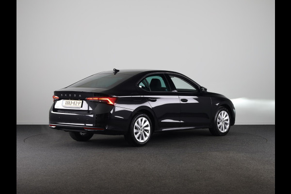 Škoda Octavia Business Edition 1.5 TSI M-HEV 115pk DSG | Private lease vanaf 731,-- | Parkeercamera | 17 inch Lichtmetalen velgen |  Verwarmbare voorstoelen | 13 inch display | Adaptieve Cruise Control