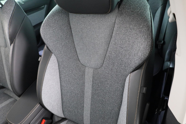 Škoda Octavia Business Edition 1.5 TSI M-HEV 115pk DSG | Private lease vanaf 731,-- | Parkeercamera | 17 inch Lichtmetalen velgen |  Verwarmbare voorstoelen | 13 inch display | Adaptieve Cruise Control