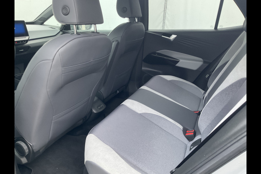Volkswagen ID.3 First Plus 58 kWh Stoel.Sttuverw. Adapt.Cruise DAB
