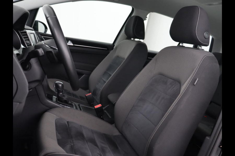 Volkswagen Golf Sportsvan 1.4 TSI Highline | Automaat | Stoelverwarming | Adaptive cruise | Navigatie | Parkeerhulp | Climate control | Bluetooth