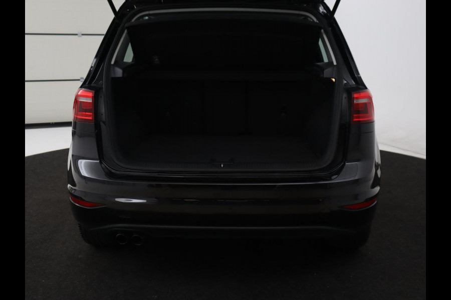 Volkswagen Golf Sportsvan 1.4 TSI Highline | Automaat | Stoelverwarming | Adaptive cruise | Navigatie | Parkeerhulp | Climate control | Bluetooth