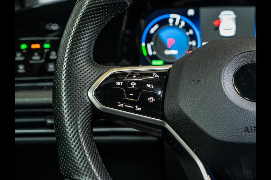 Volkswagen Golf 1.4 eHybrid GTE | 245PK | 19 Inch | Trekhaak