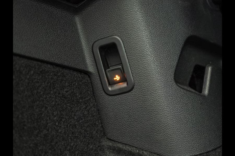 Volkswagen Golf 1.4 eHybrid GTE | 245PK | 19 Inch | Trekhaak