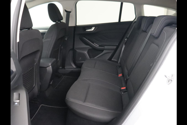 Ford Focus 1.0 EcoBoost Hybrid Titanium X | Stoel & stuurverwarming | Trekhaak | Adaptive cruise | Camera | Comfortstoelen | Keyless | Carplay | Full LED | Navigatie