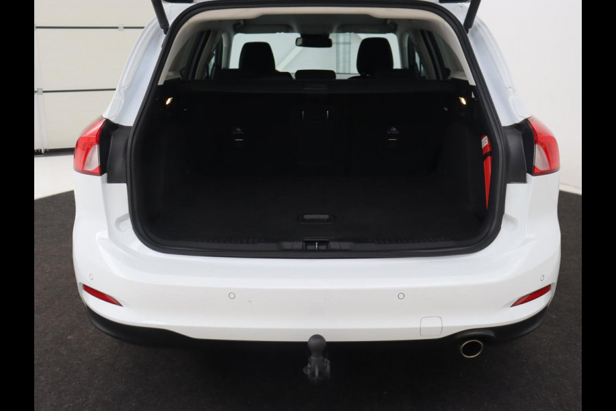 Ford Focus 1.0 EcoBoost Hybrid Titanium X | Stoel & stuurverwarming | Trekhaak | Adaptive cruise | Camera | Comfortstoelen | Keyless | Carplay | Full LED | Navigatie