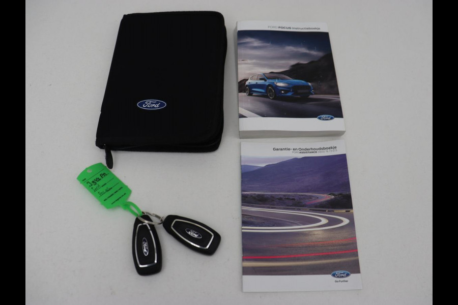 Ford Focus 1.0 EcoBoost Hybrid Titanium X | Stoel & stuurverwarming | Trekhaak | Adaptive cruise | Camera | Comfortstoelen | Keyless | Carplay | Full LED | Navigatie