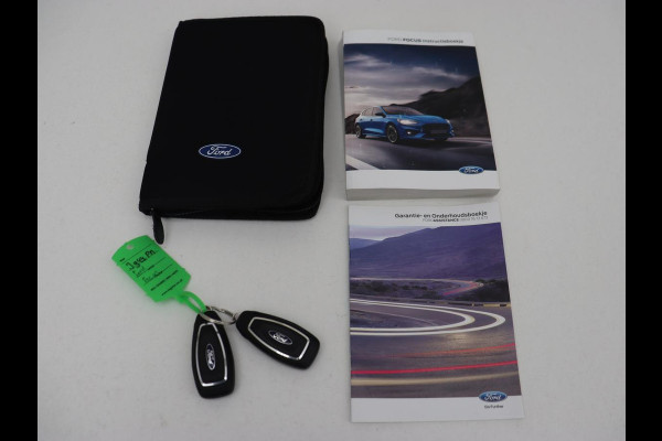 Ford Focus 1.0 EcoBoost Hybrid Titanium X | Stoel & stuurverwarming | Trekhaak | Adaptive cruise | Camera | Comfortstoelen | Keyless | Carplay | Full LED | Navigatie