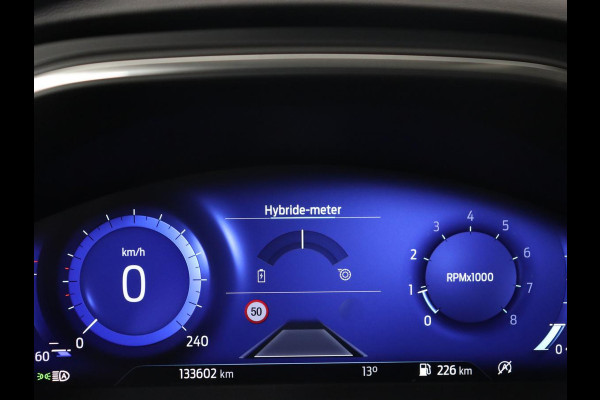 Ford Focus 1.0 EcoBoost Hybrid Titanium X | Stoel & stuurverwarming | Trekhaak | Adaptive cruise | Camera | Comfortstoelen | Keyless | Carplay | Full LED | Navigatie