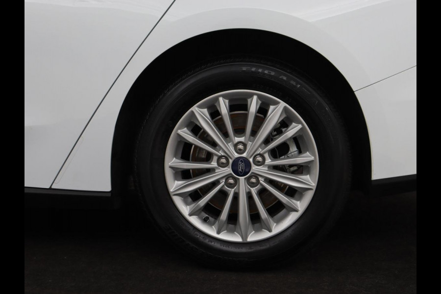 Ford Focus 1.0 EcoBoost Hybrid Titanium X | Stoel & stuurverwarming | Trekhaak | Adaptive cruise | Camera | Comfortstoelen | Keyless | Carplay | Full LED | Navigatie