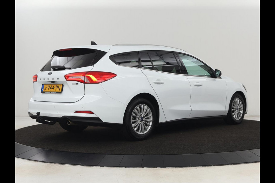 Ford Focus 1.0 EcoBoost Hybrid Titanium X | Stoel & stuurverwarming | Trekhaak | Adaptive cruise | Camera | Comfortstoelen | Keyless | Carplay | Full LED | Navigatie