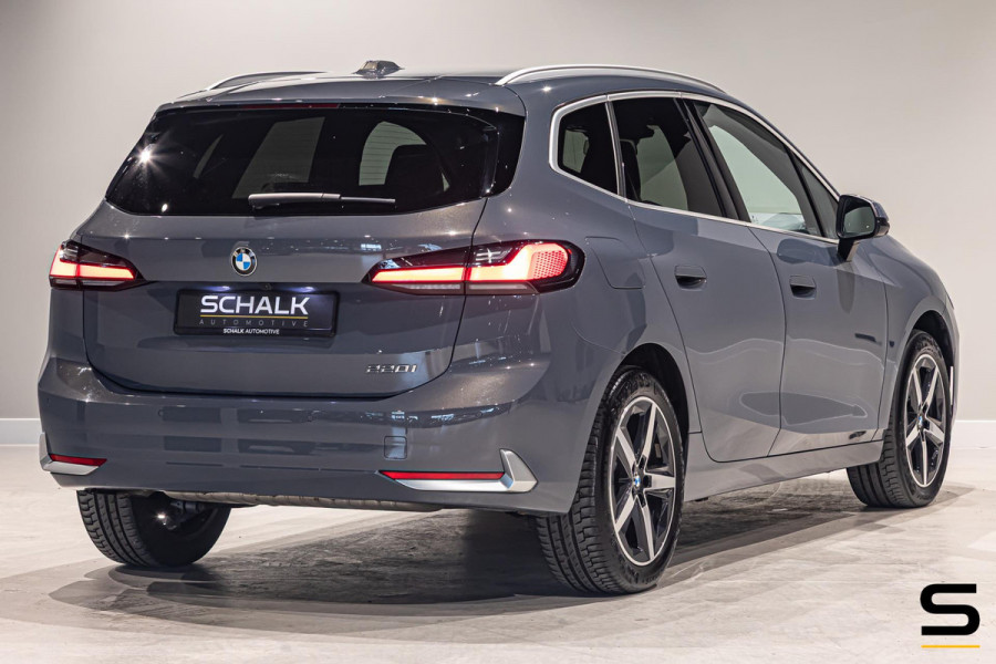 BMW 2 Serie Active Tourer 220i|NAP|Trekhaak|Leder|HUD|1eig