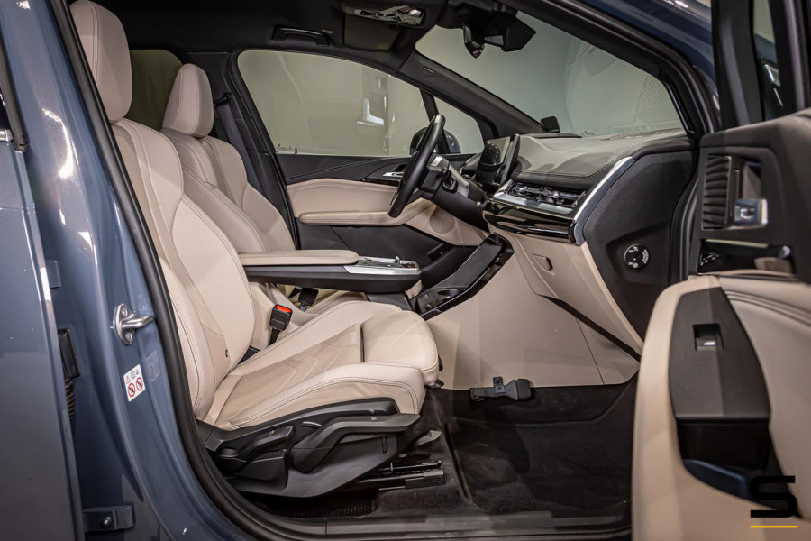 BMW 2 Serie Active Tourer 220i|NAP|Trekhaak|Leder|HUD|1eig