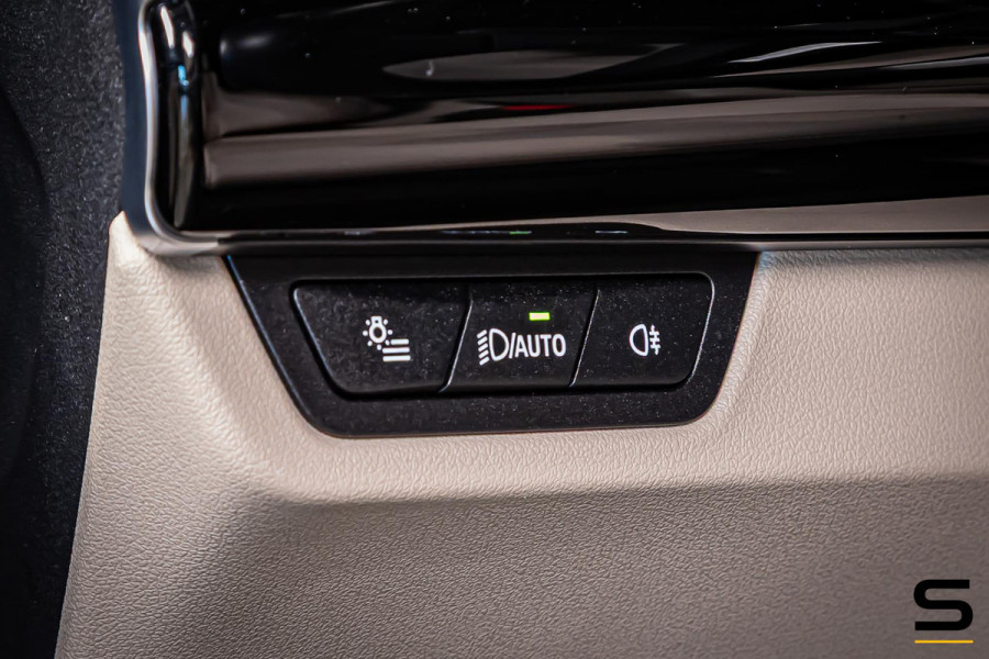 BMW 2 Serie Active Tourer 220i|NAP|Trekhaak|Leder|HUD|1eig