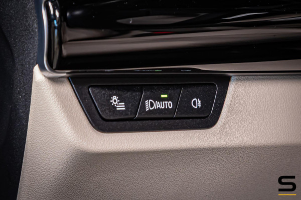 BMW 2 Serie Active Tourer 220i|NAP|Trekhaak|Leder|HUD|1eig