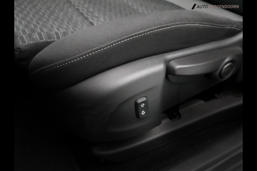 Opel Astra 1.2 sportive edition 130pk (APPLE CARPLAY,LED,CAMERA,NAVI,LEDER,SPORTSTOELEN,CLIMATE,CRUISE,PARKEERSENSOR,LM-VELGEN)