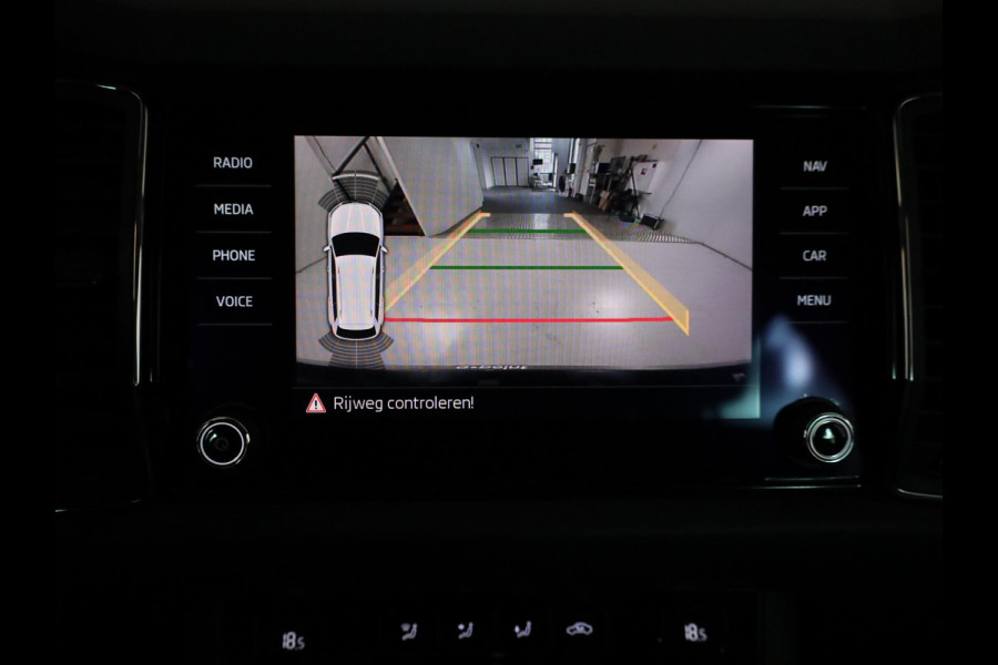 Škoda Kodiaq 1.5 TSI Limited Business Edition 150 pk Automaat (DSG) | Navigatie | Parkeersensoren | Achteruitrijcamera | Keyless | LED koplampen | Elektr. achterklep |