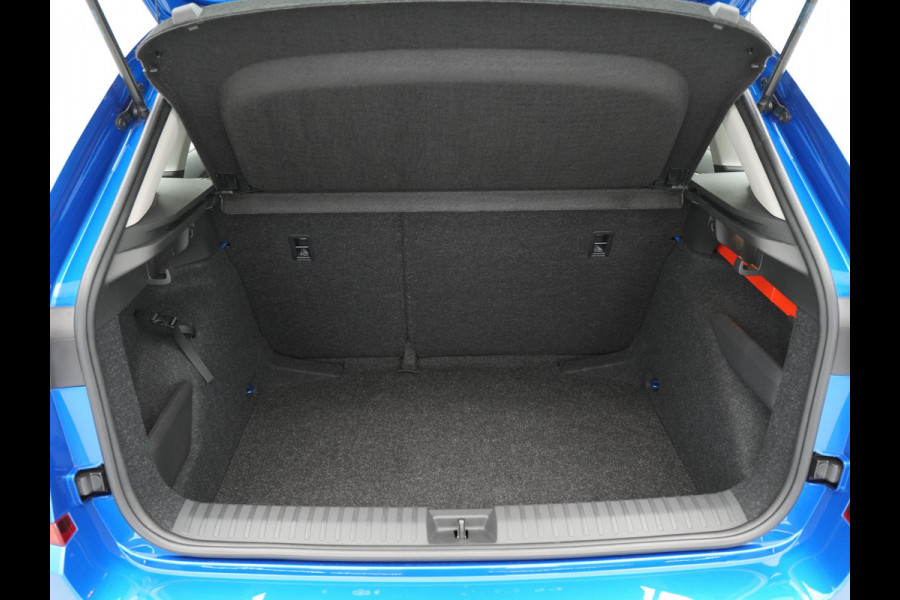 Škoda Kamiq 1.0 TSI 110pk Ambition Navi via app Camera Cruise Lm velgen 147