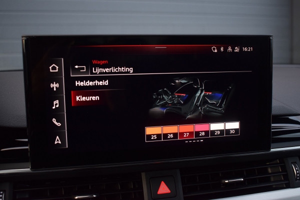 Audi A4 35 TFSI 150pk S-tronic S-line Black Edition | Panoramadak | Virtual | Sfeerverlichting