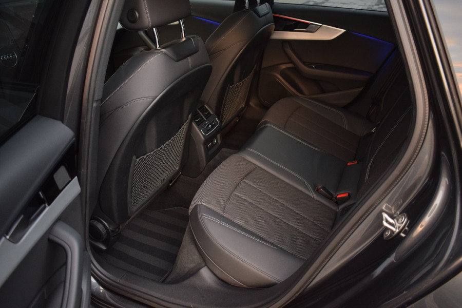 Audi A4 35 TFSI 150pk S-tronic S-line Black Edition | Panoramadak | Virtual | Sfeerverlichting
