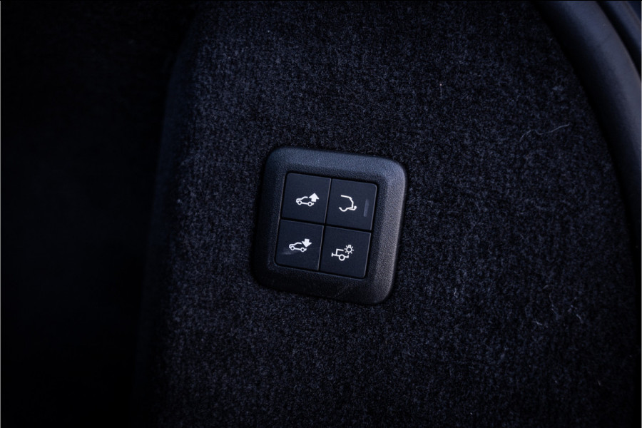 Land Rover Range Rover Sport P575 SVR Carbon Edition - Panorama | Meridian | Elek. Trekhaak | Memory | HUD