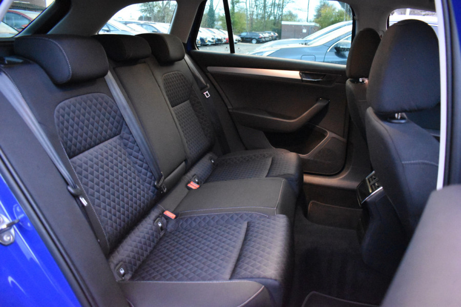 Škoda Superb Combi iV 218PK DSG HYBRID BUSINESS VIRTUAL/NAVI/TREKHAAK