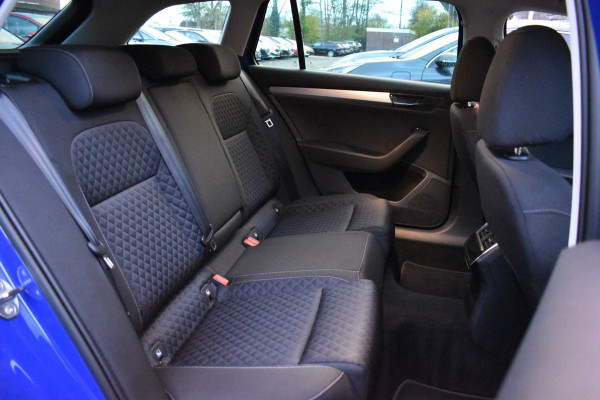 Škoda Superb Combi iV 218PK DSG HYBRID BUSINESS VIRTUAL/NAVI/TREKHAAK