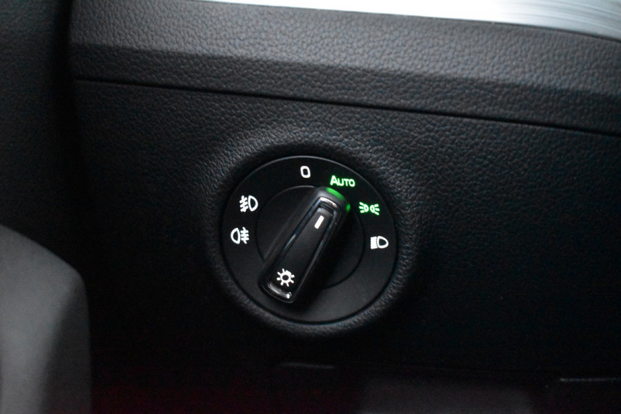 Škoda Superb Combi iV 218PK DSG HYBRID BUSINESS VIRTUAL/NAVI/TREKHAAK