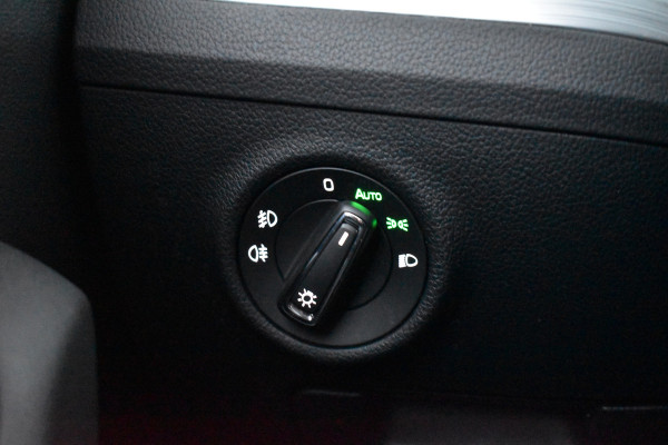 Škoda Superb Combi iV 218PK DSG HYBRID BUSINESS VIRTUAL/NAVI/TREKHAAK