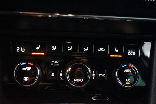 Škoda Superb Combi iV 218PK DSG HYBRID BUSINESS VIRTUAL/NAVI/TREKHAAK