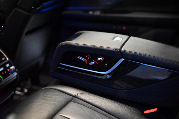 BMW 7 Serie 740e M Sport - 360 Camera - Massage - El. Achterbank - Laser Koplampen - Adaptive Cruise Control - Soft-Close