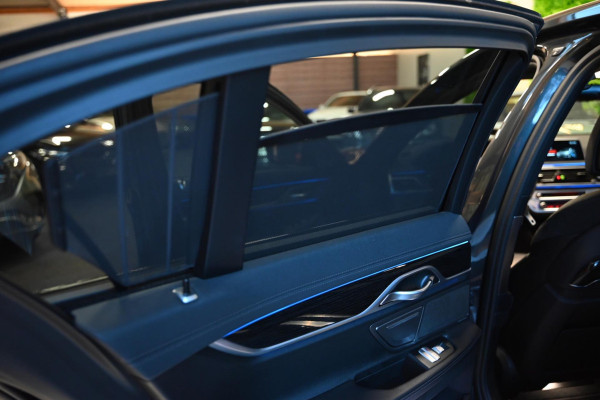 BMW 7 Serie 740e M Sport - 360 Camera - Massage - El. Achterbank - Laser Koplampen - Adaptive Cruise Control - Soft-Close