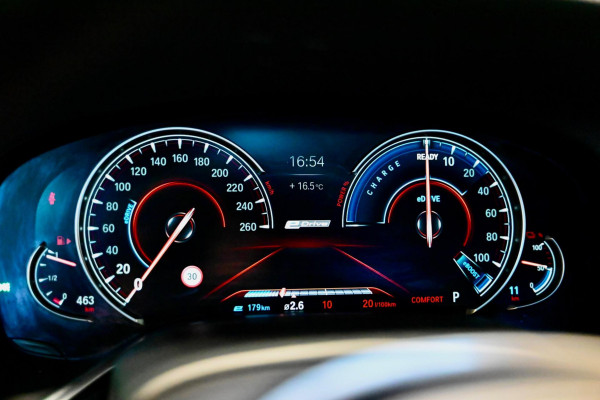 BMW 7 Serie 740e M Sport - 360 Camera - Massage - El. Achterbank - Laser Koplampen - Adaptive Cruise Control - Soft-Close