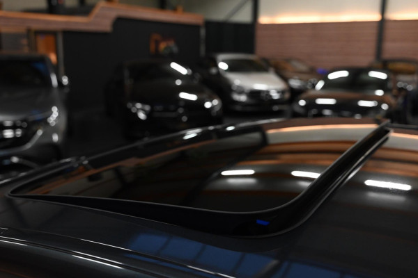 BMW 7 Serie 740e M Sport - 360 Camera - Massage - El. Achterbank - Laser Koplampen - Adaptive Cruise Control - Soft-Close