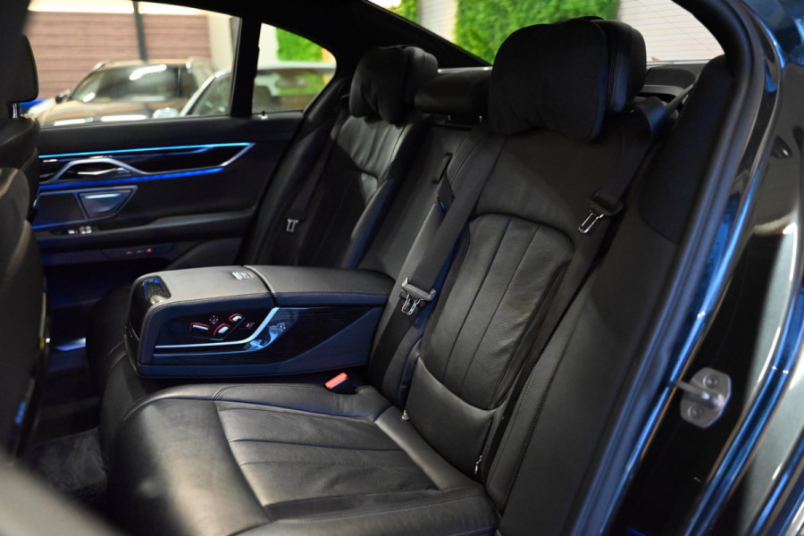 BMW 7 Serie 740e M Sport - 360 Camera - Massage - El. Achterbank - Laser Koplampen - Adaptive Cruise Control - Soft-Close