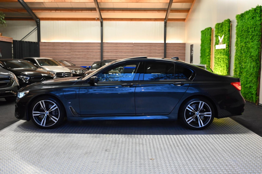 BMW 7 Serie 740e M Sport - 360 Camera - Massage - El. Achterbank - Laser Koplampen - Adaptive Cruise Control - Soft-Close