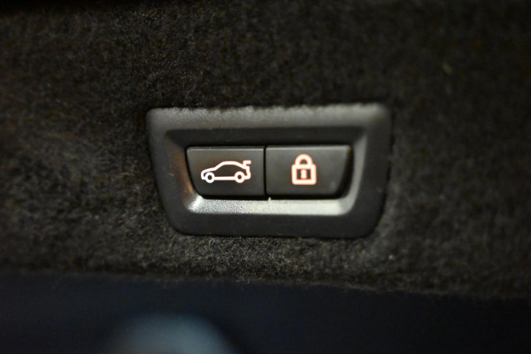 BMW 7 Serie 740e M Sport - 360 Camera - Massage - El. Achterbank - Laser Koplampen - Adaptive Cruise Control - Soft-Close