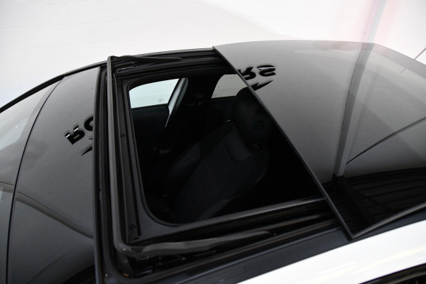 Mercedes-Benz A-Klasse 250 e Premium Plus, Pano, Sfeerverlichting