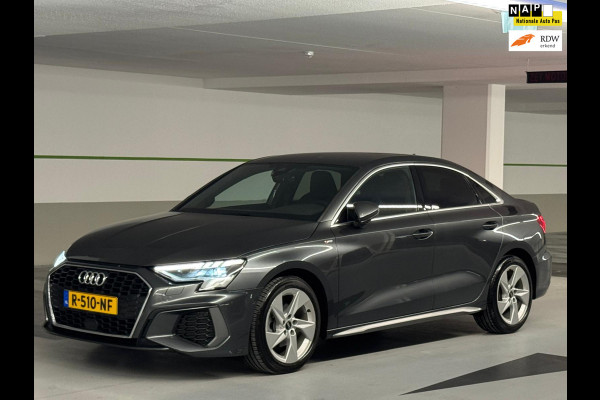 Audi A3 Limousine 30 TFSI S edition, 2 X S- LINE,matrix led, daytona grijs, 1 e eigenaar, 1/2 leder, 's, NL auto nap